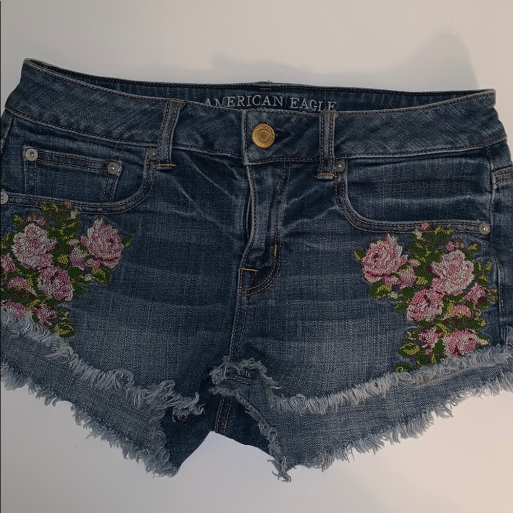 American Eagle embroidered shorts